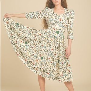 Samantha Pleet Venus Dress in ivory illuminated